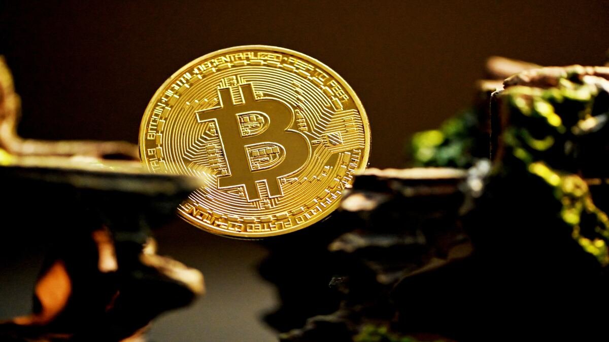 bitcoin price stalls over $27K